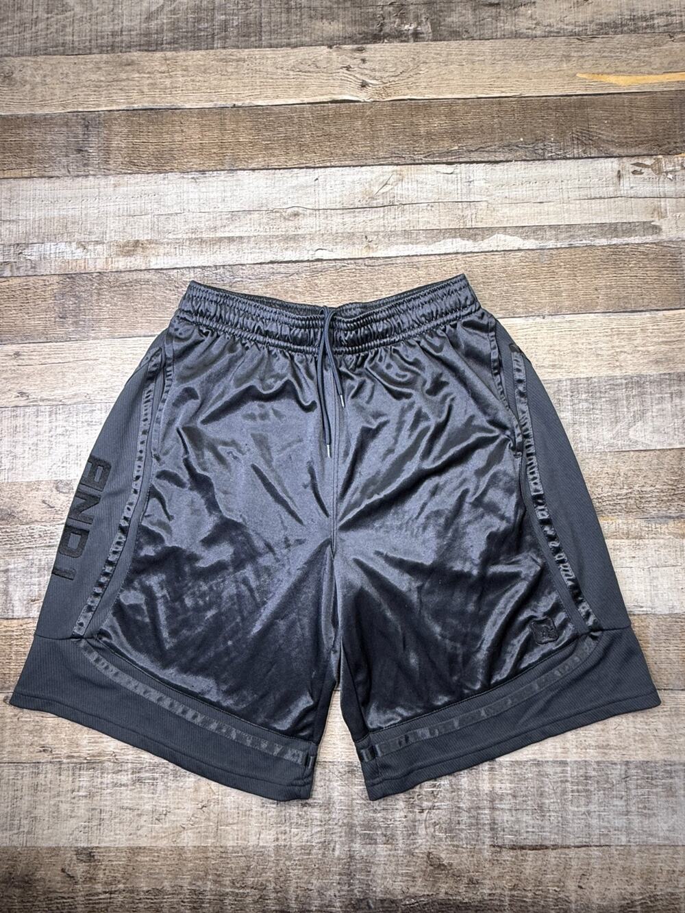 Y2K Shiny Gray And1 Basketball Athletic Shorts Men’s Large Dazzle Baggy 10”